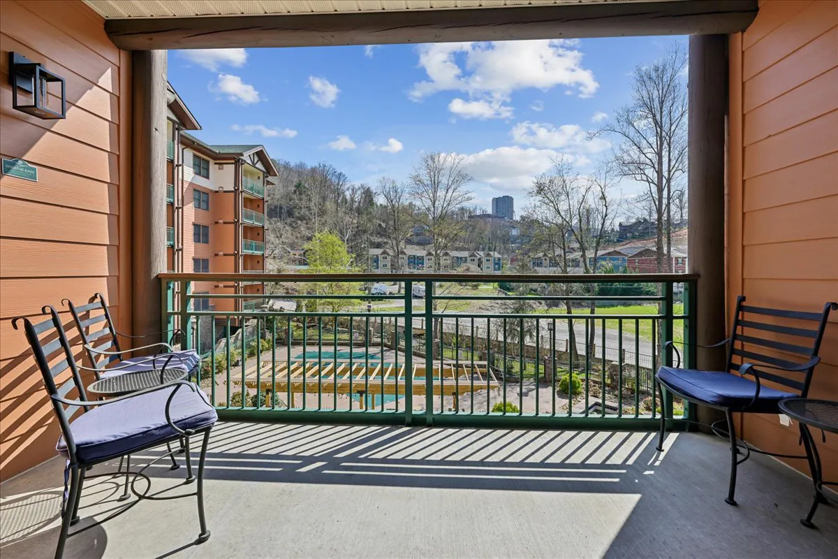 Baskins Creek 206: Cozy Downtown Gatlinburg Condo — photo 2