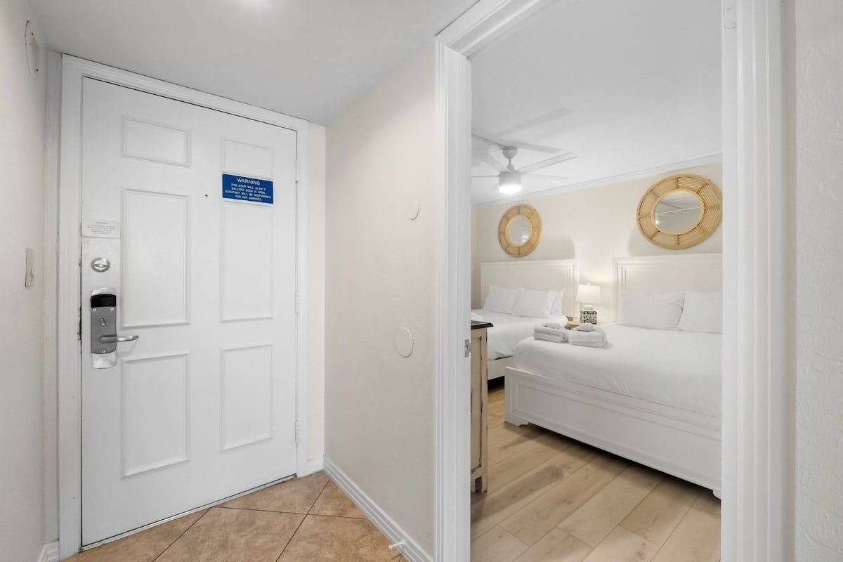 Blue Haven A302–Ocean Views–Sleeps 8 — photo 2