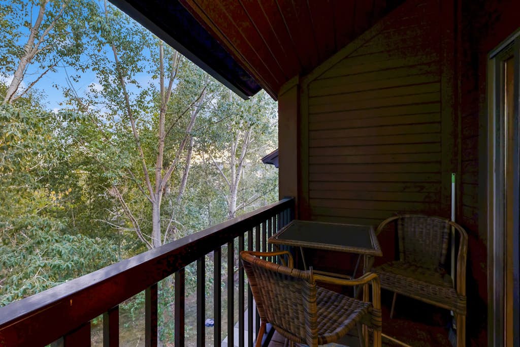Timber Run 217 - Large 3BR Condo | Balcony | Pool — photo 3