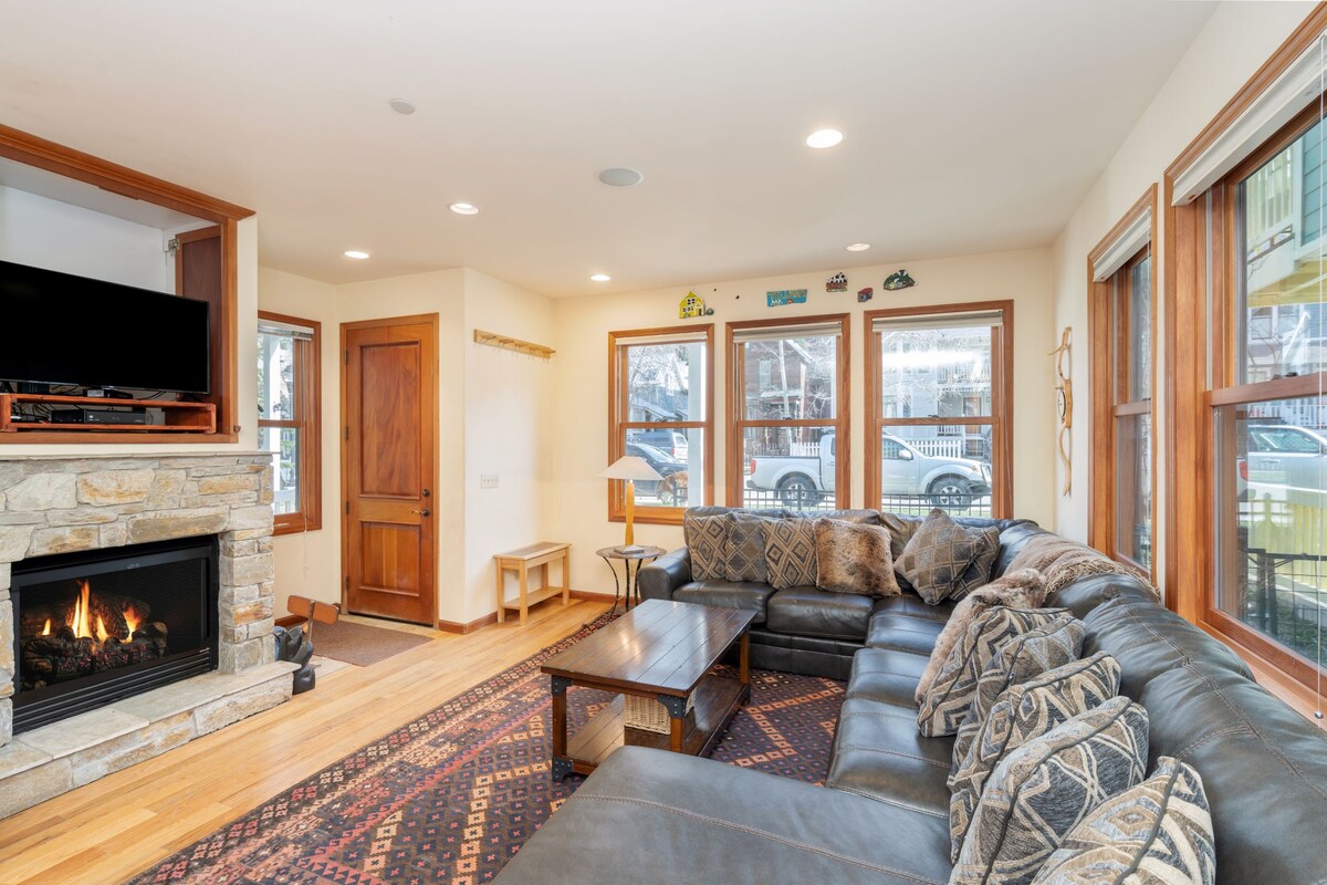 Pacific Street Townhome 522A — photo 5