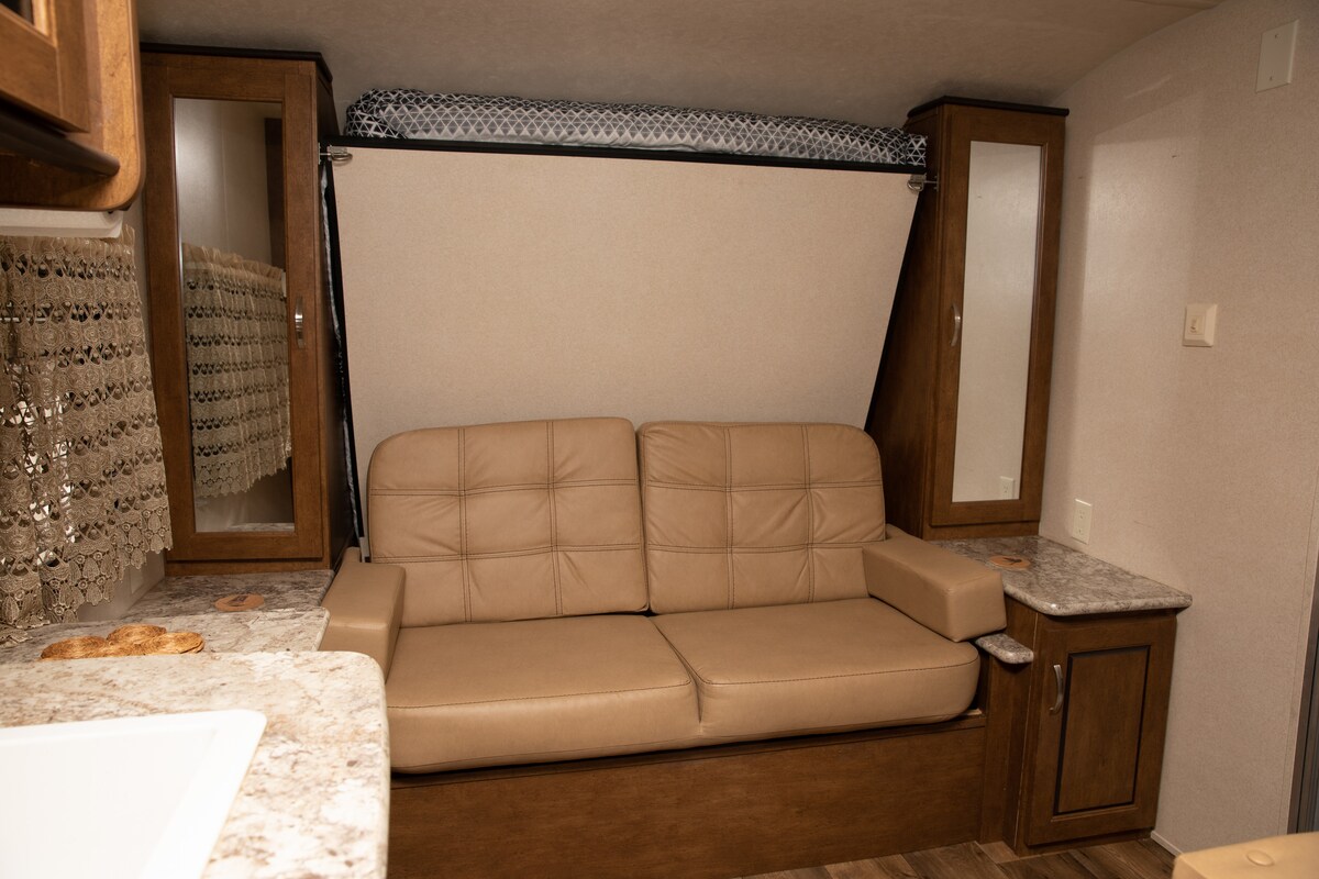 Quiet Cozy Camper — photo 3