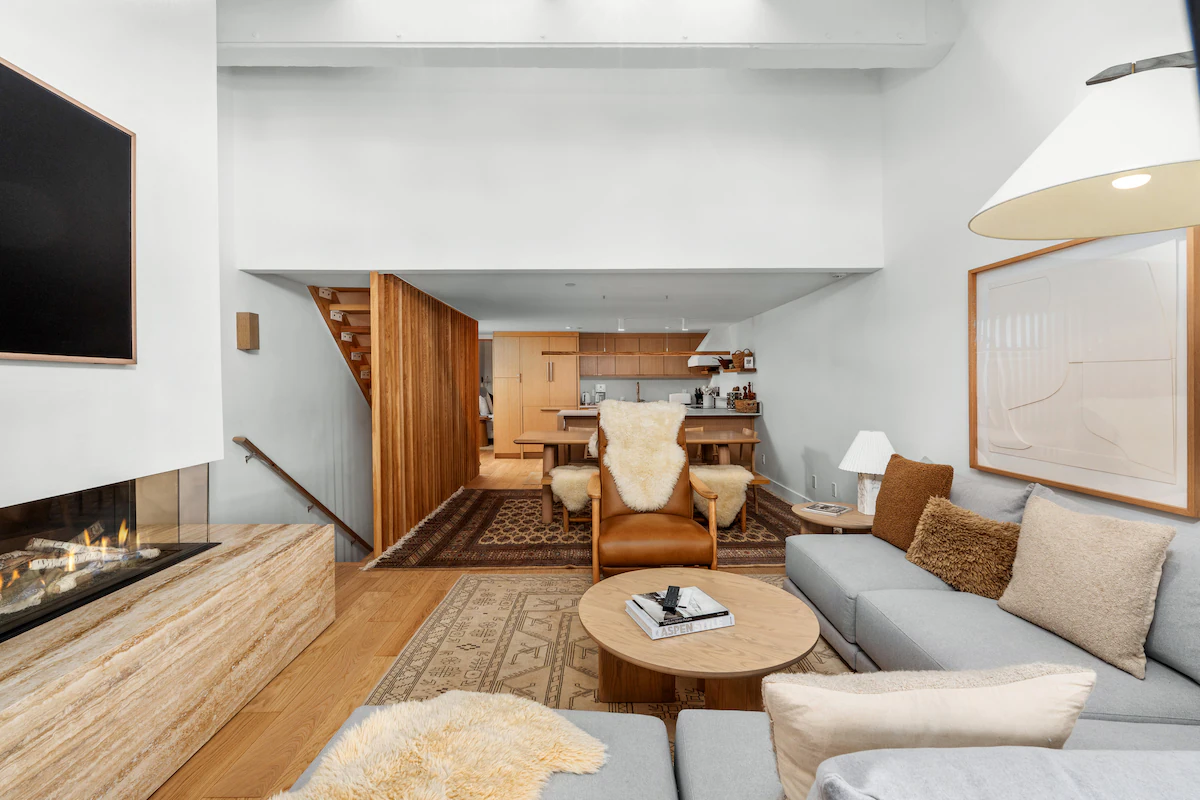 Crestwood 1114 First 3 Bedroom plus Loft — photo 3