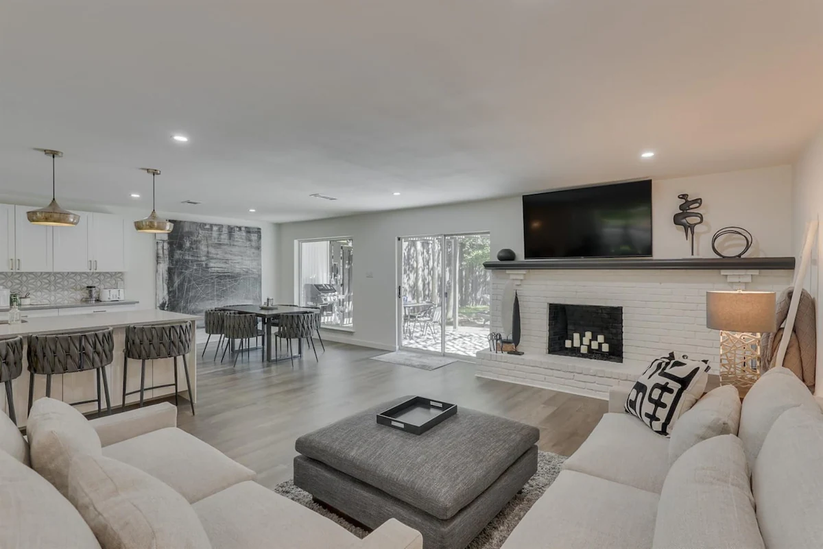 Luxury Home with 5 Bedrooms and Private Pool — photo 3