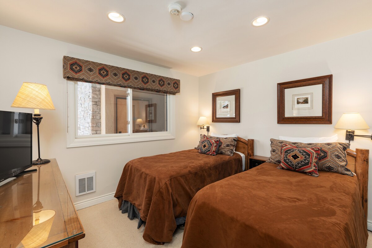 Crestwood 1101 Premier 3 Bedroom — photo 5