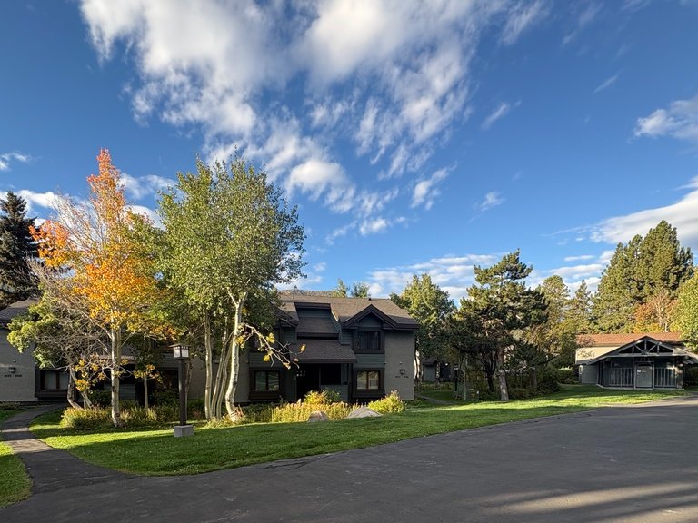 Snowcreek Resort Vacation Rental 408 — photo 2