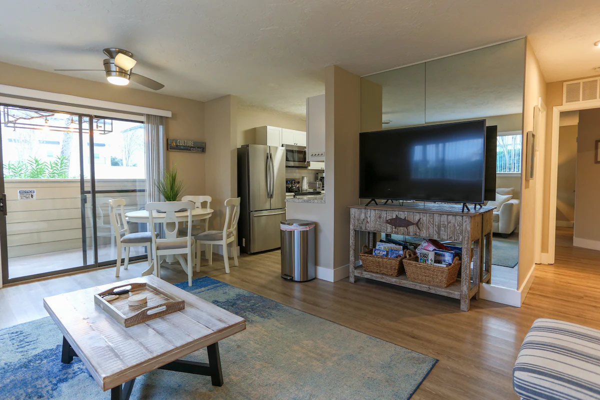 Family friendly condo short walk to the beach! — photo 3