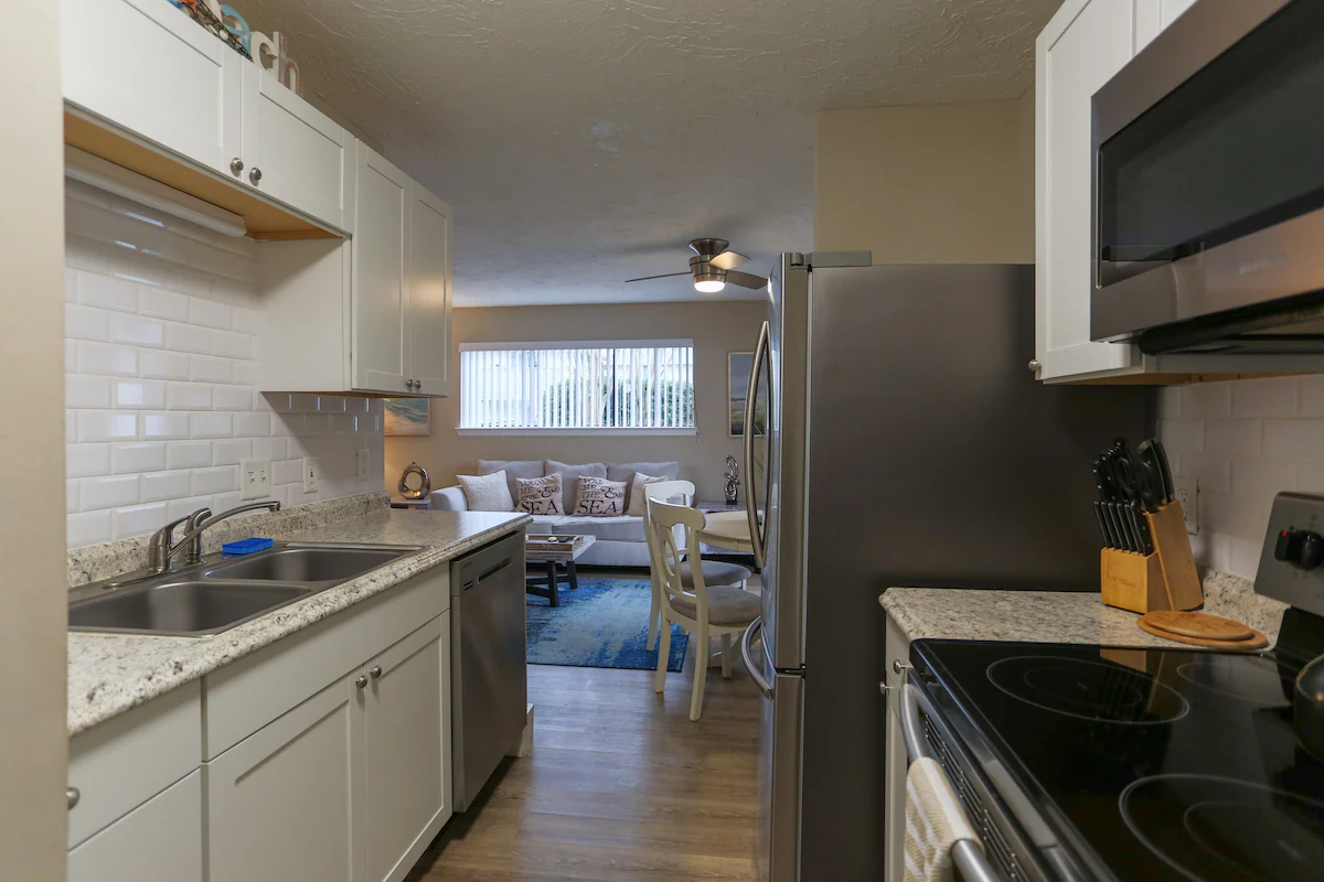 Family friendly condo short walk to the beach! — photo 5