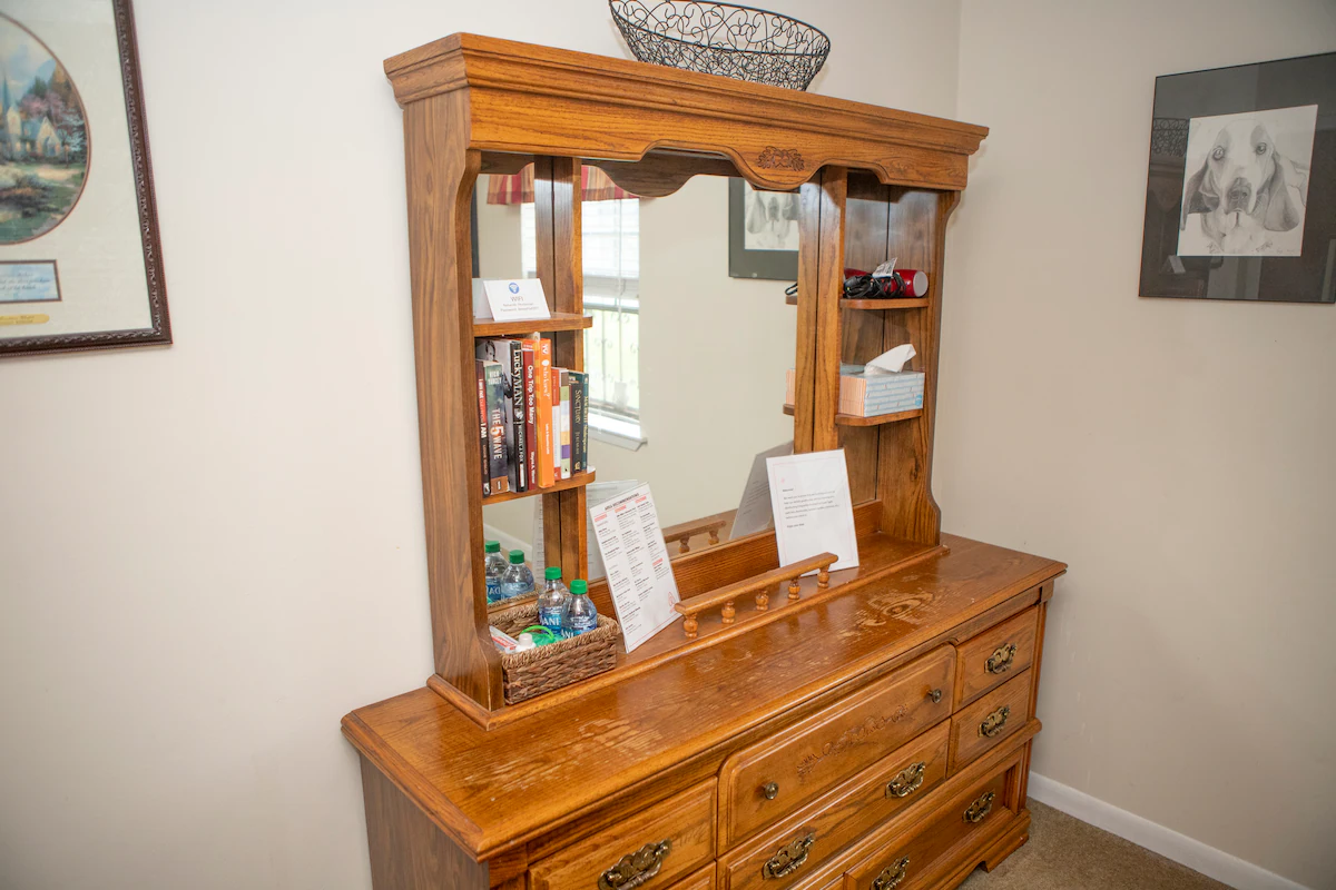 Clean, Safe & Quiet room minutes from beaches — photo 5