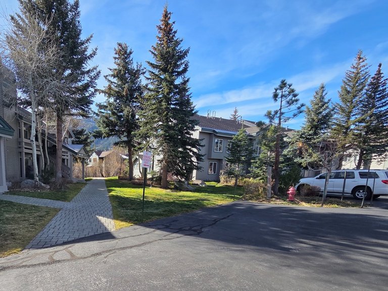 Snowcreek Resort Vacation Rental 629 — photo 3