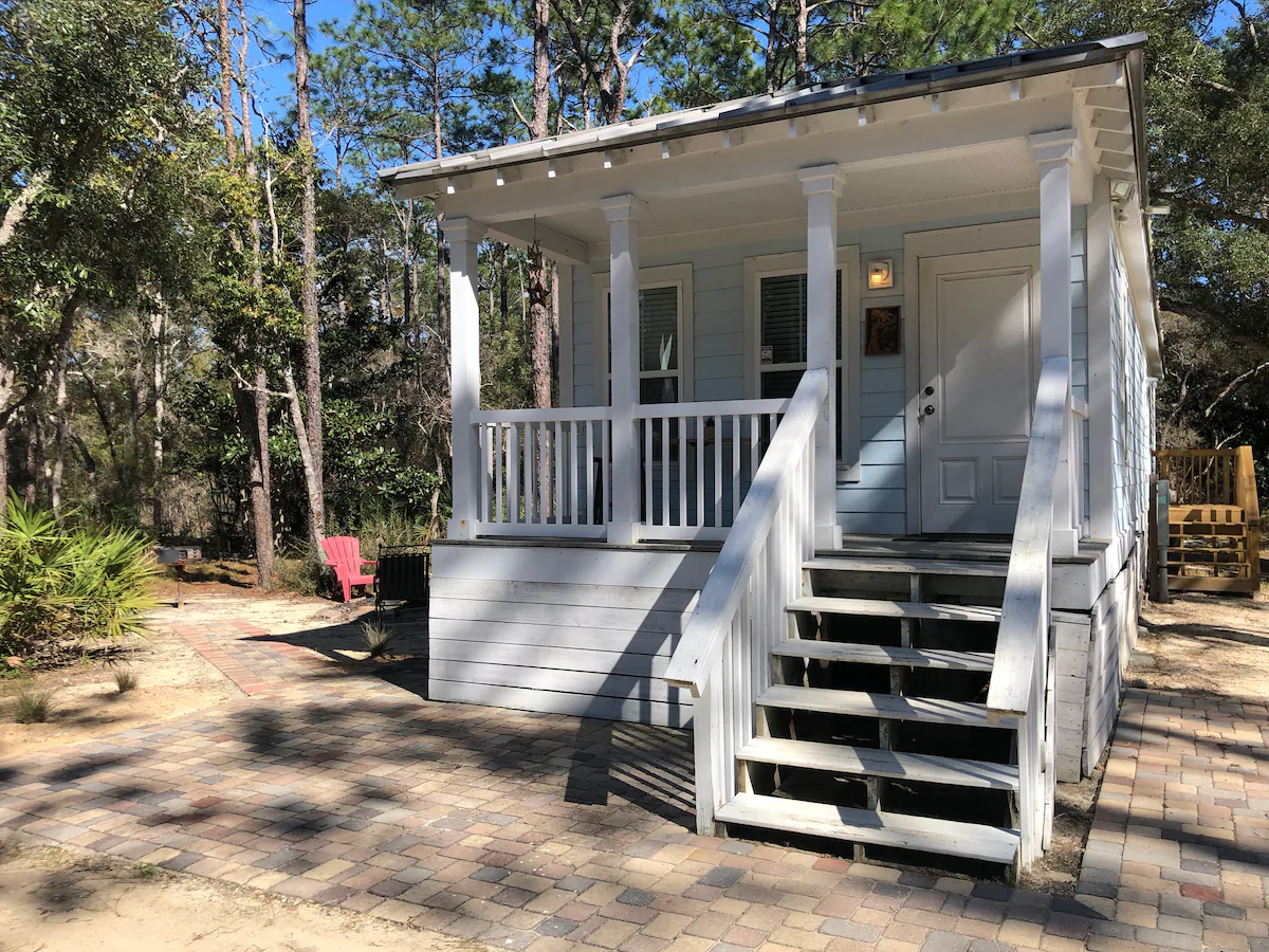 Walton Woods Blue Cottage — photo 4