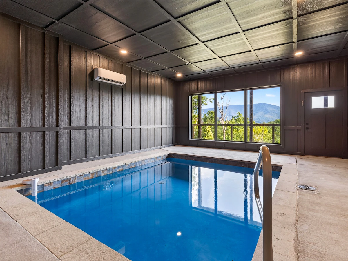 Sleeps 20 | Indoor Pool + Game Room • Dollywood — photo 2