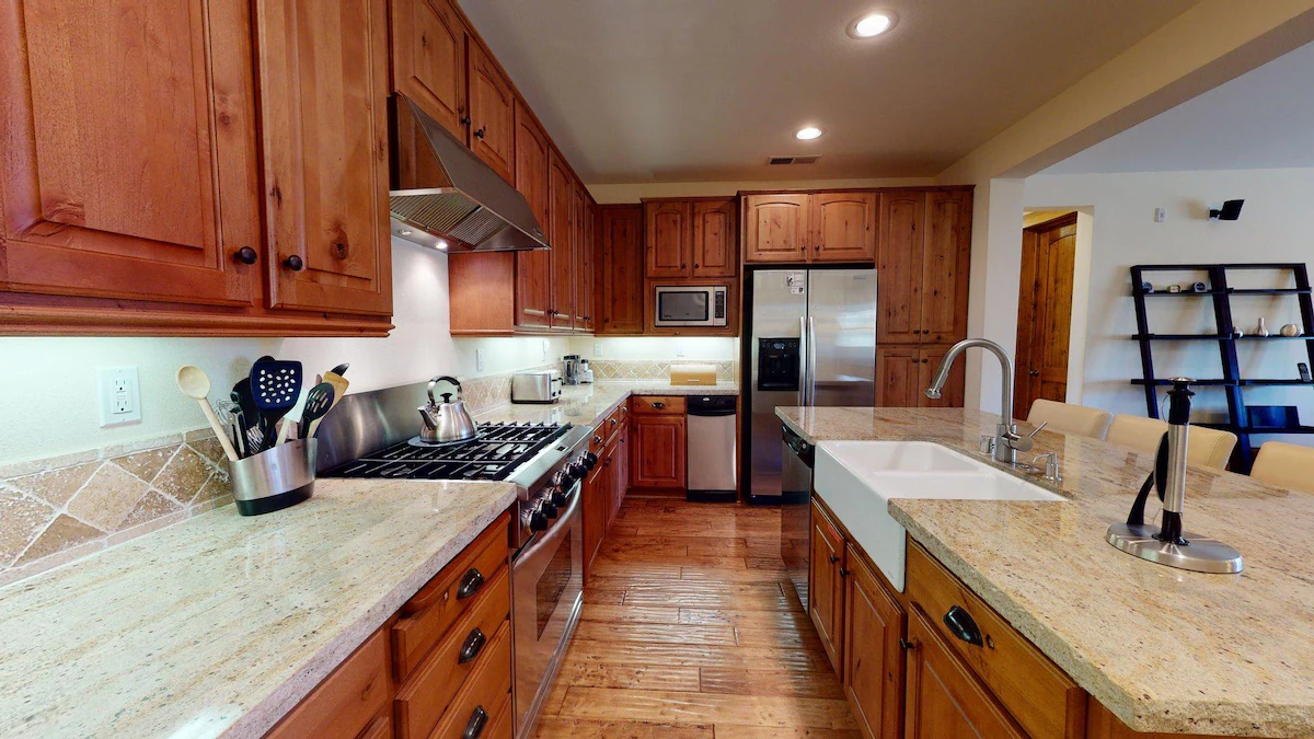 Snowcreek Resort Vacation Rental 1302 — photo 5
