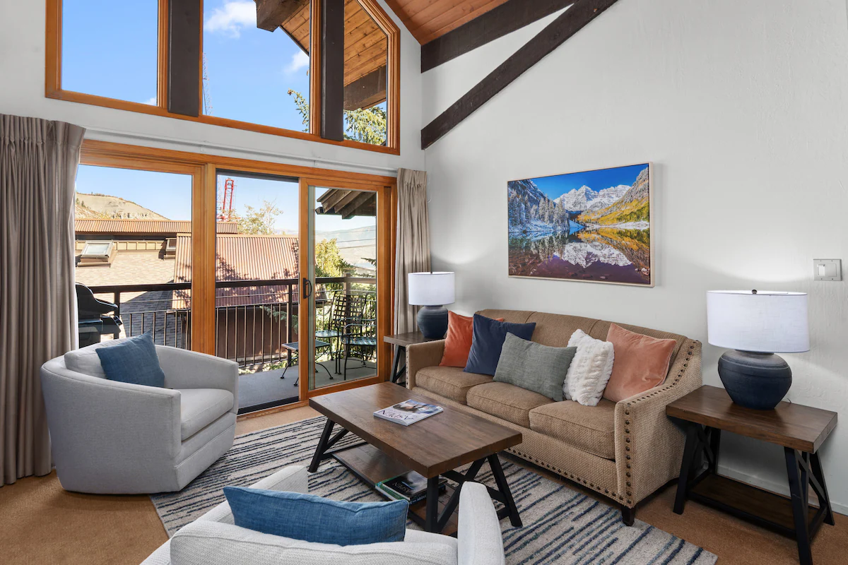 Crestwood 2313 Deluxe 1 Bedroom Plus Loft — photo 2