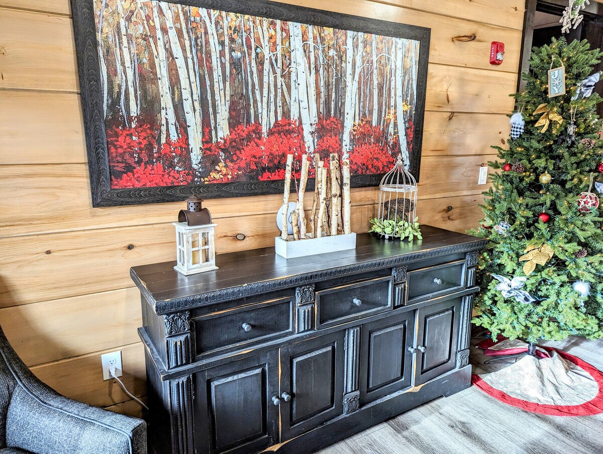Chestnut Oak Lodge: 12BR, Sleeps 45, Theater, Pool — photo 5