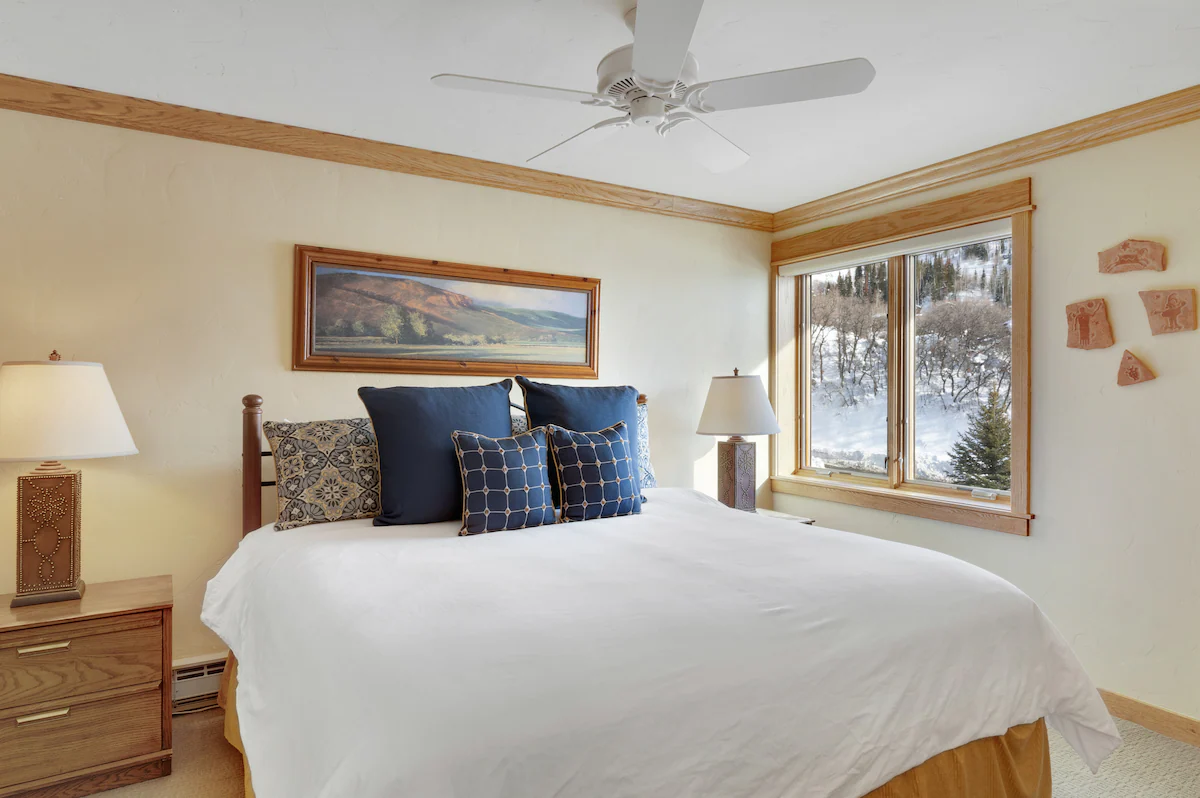 Bear Claw 411 Ski-In/Out Condo + Ski Shuttle! — photo 3