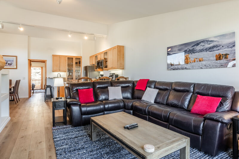 Snowcreek #793 Phase V - 3 Bedroom 3 Bath Sleeps 8 — photo 4