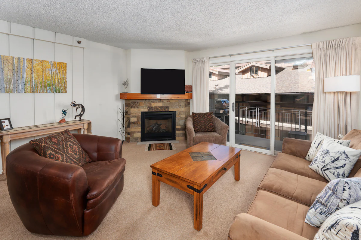 Crestwood 2214 Standard 1 Bedroom — photo 2