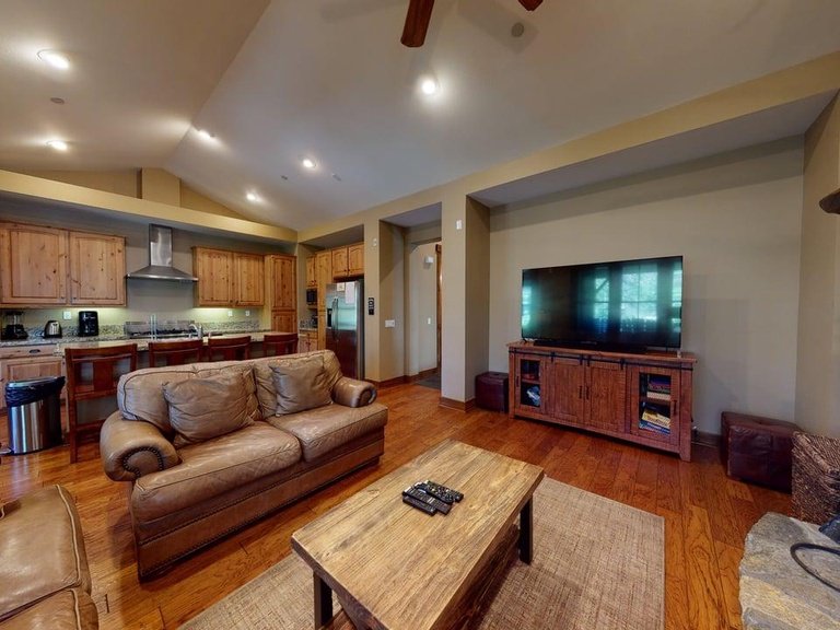 Snowcreek Resort Vacation Rental 1135 — photo 5