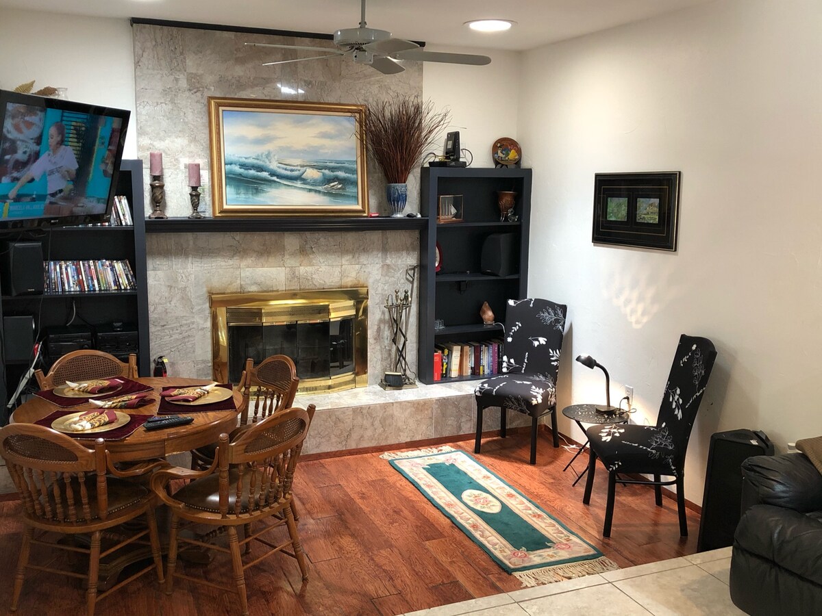Two Houses within 1 Mile w/ 8 BR 5 BA 2 Pools/Spas — photo 5
