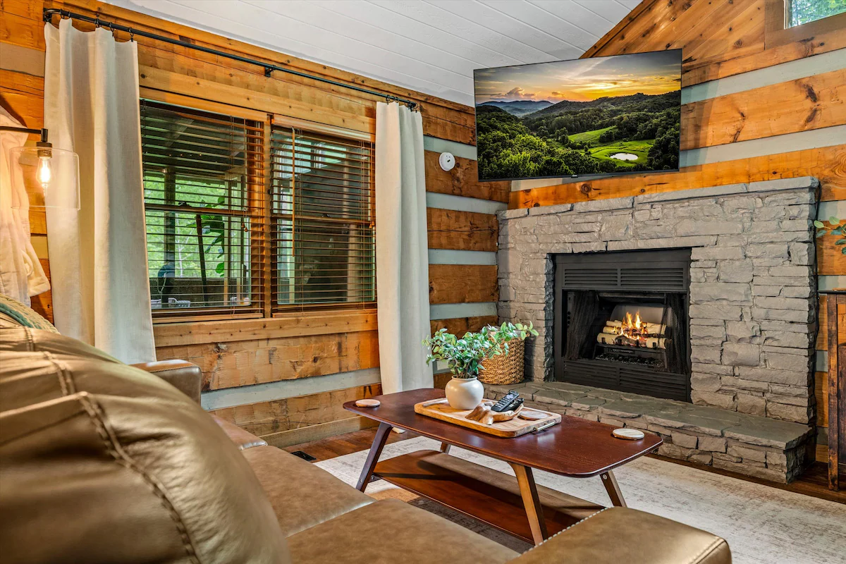 Couples Spa Cabin! Hot Tub, Sauna, Jacuzzi! — photo 4