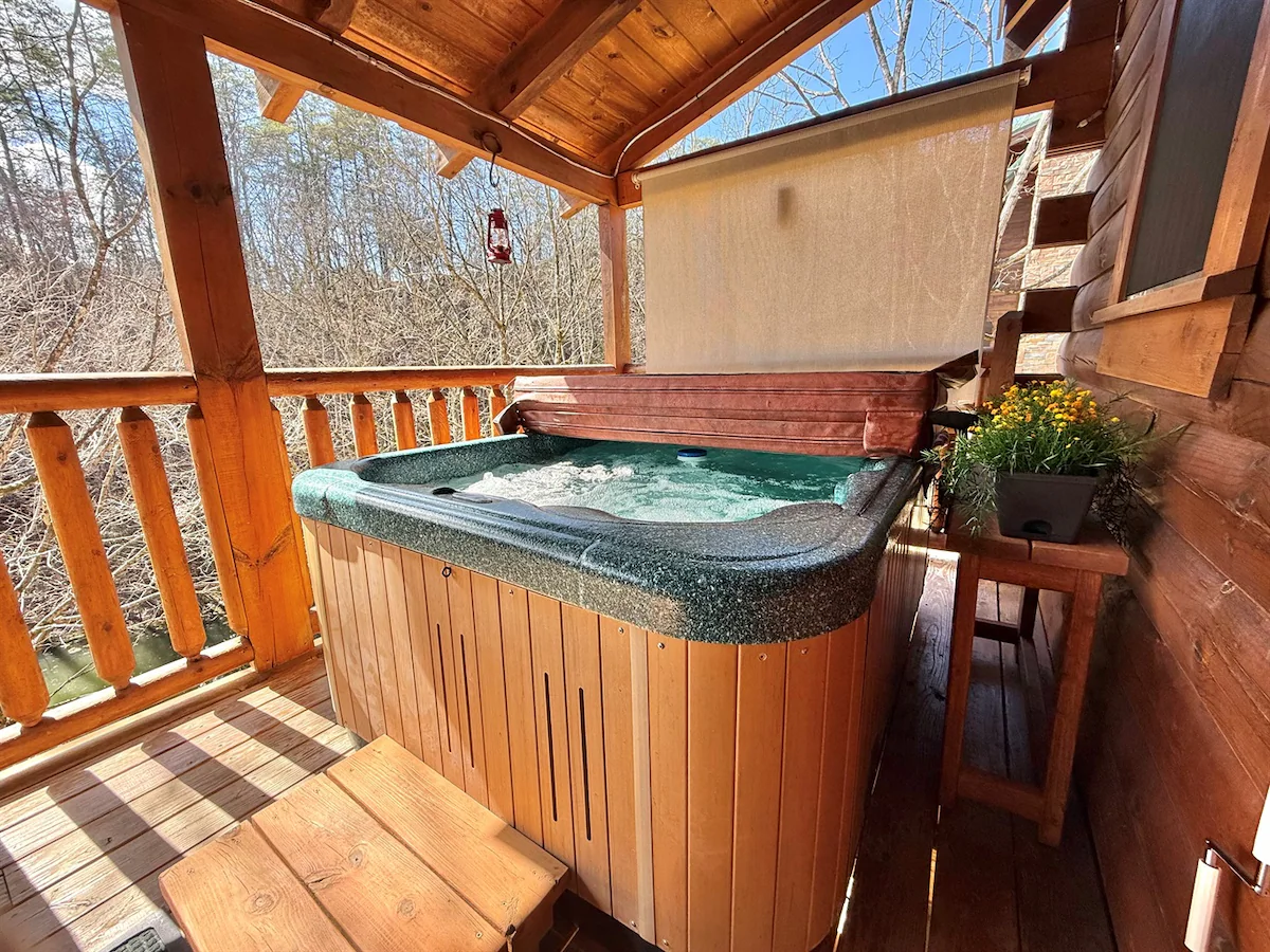 Couples Creekside Retreat w/ Hot Tub Near PF — photo 2