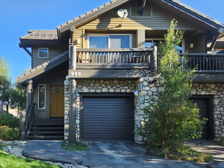 Snowcreek Resort Vacation Rental 980 — photo 3
