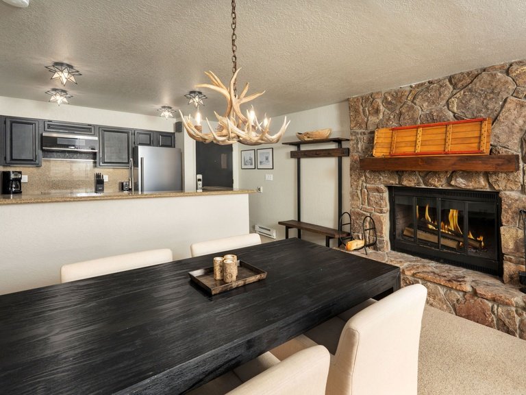 Villas at Snowmass Club - 1207 — photo 2