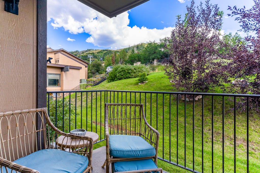 2BR Ski In/Out Mountainview Ski Inn Condos 225 — photo 2