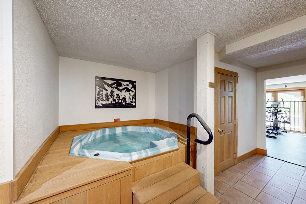 2BR Ski In/Out Mountainview Ski Inn Condos 225 — photo 4