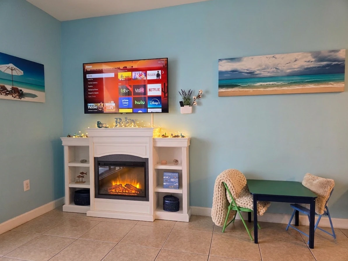 Beachfront Luxe@Splash 1203E • Fireplace•Recliners — photo 3