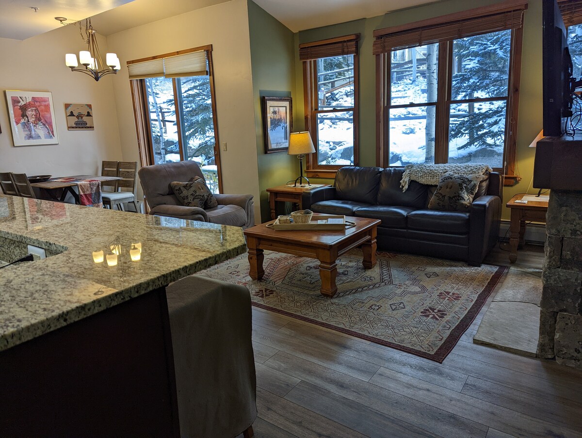 Main Street Junction-A Breck Retreat-Dogs Welcome! — photo 5