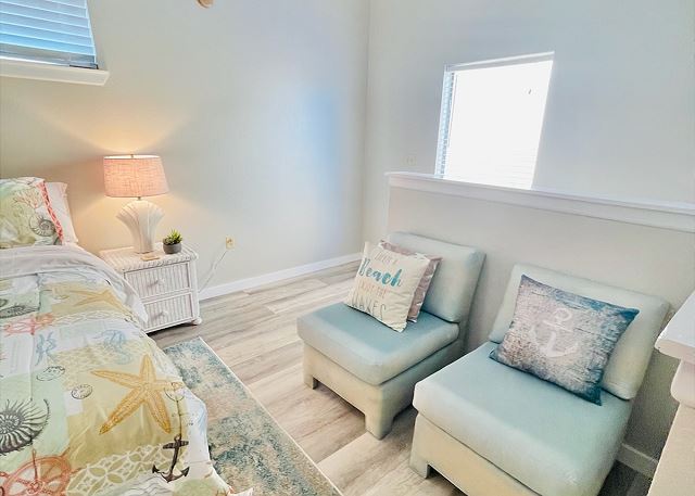 Cozy 3BR Townhome w/ Free Beach Service & Golf — photo 3