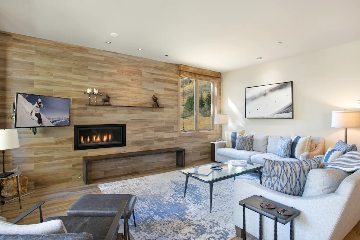 SunVail 24D - Pristine Condo, 2 Hot Tubs & Heated — photo 2
