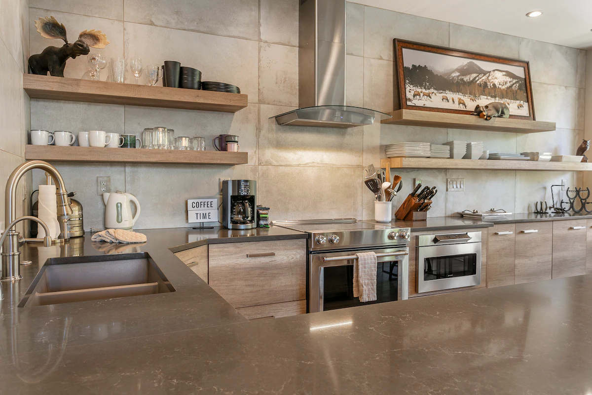 SunVail 24D - Pristine Condo, 2 Hot Tubs & Heated — photo 4