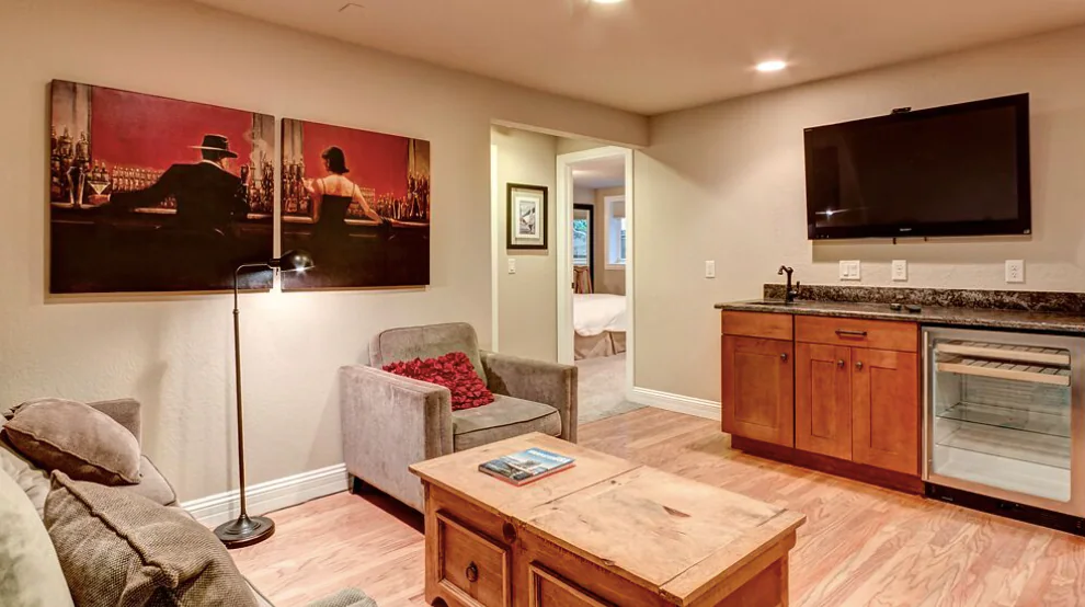4Bed 3Bath Downtown - hot tub/mtn views/grass yard — photo 4