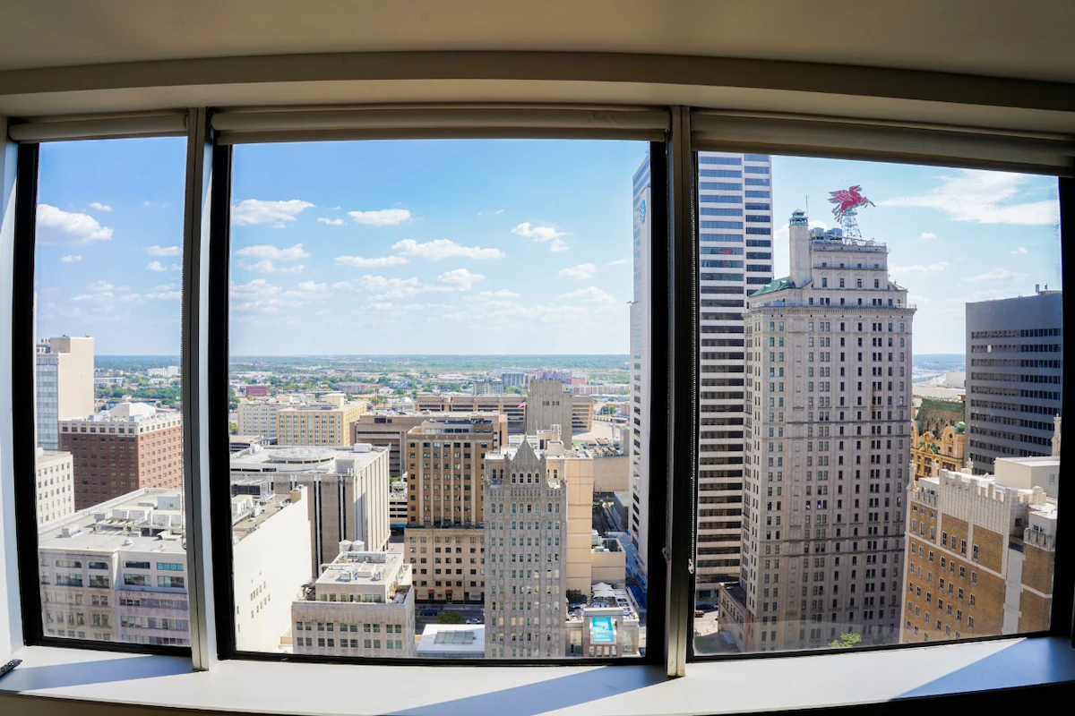 Downtown view, King Bed, Quiet, Free Parking, Pool — photo 2