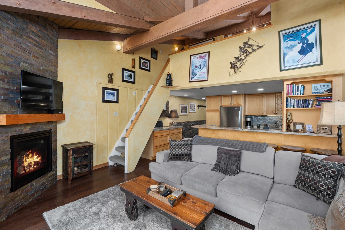 Crestwood 3308 Standard 1 Bedroom Plus Loft — photo 3