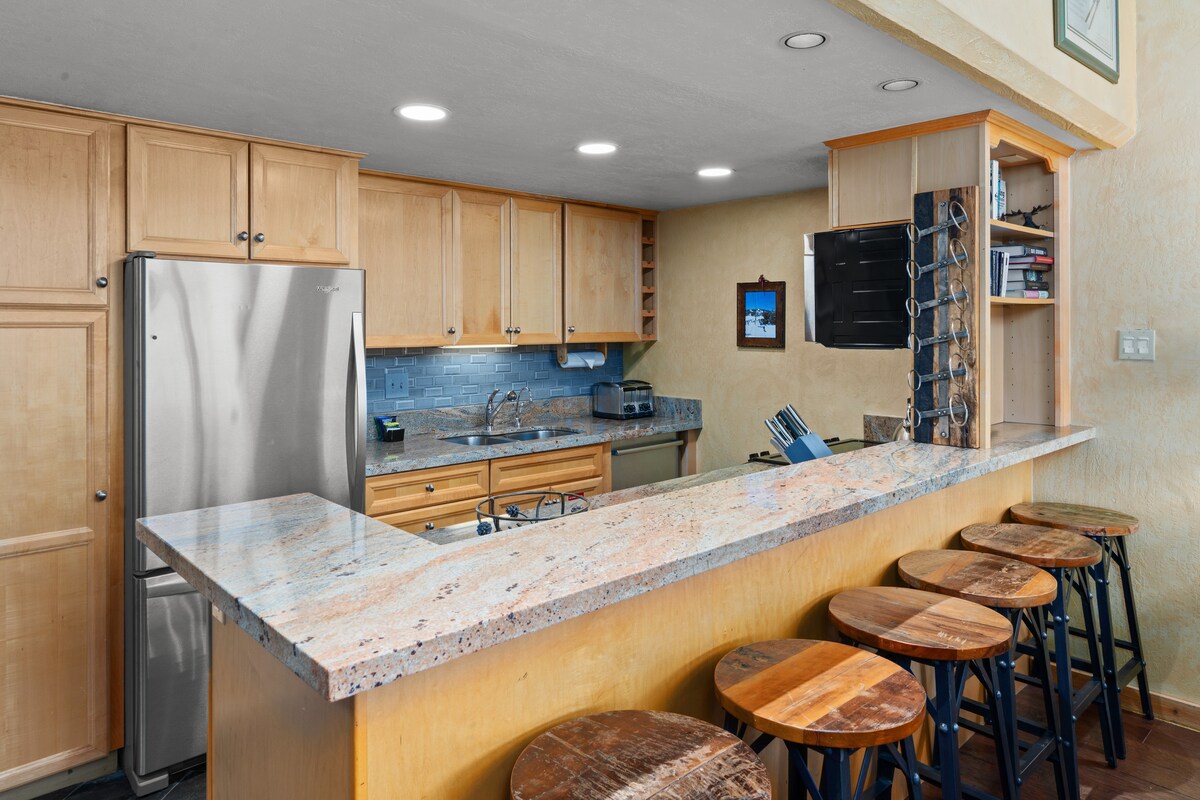 Crestwood 3308 Standard 1 Bedroom Plus Loft — photo 4