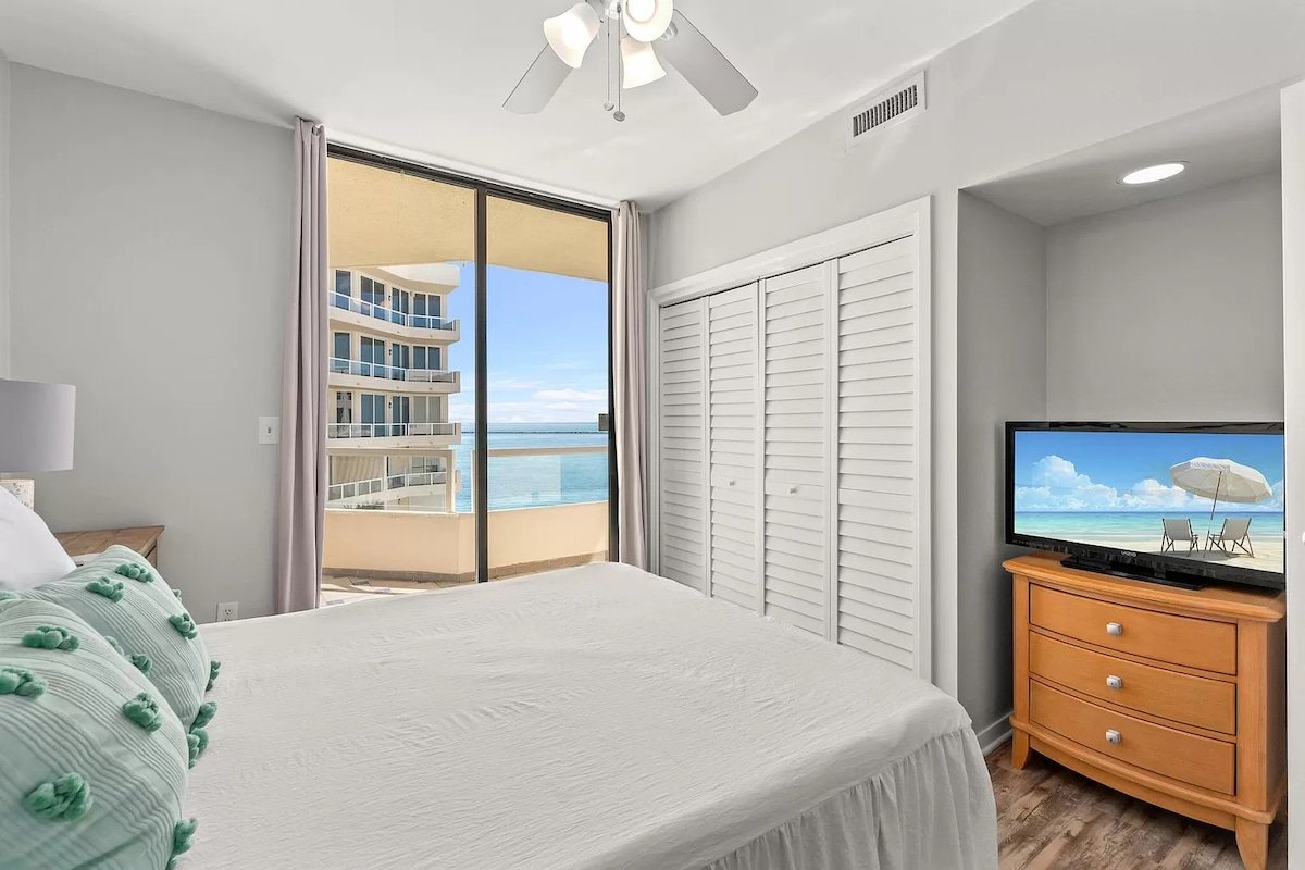 Sandy Shores Haven 502–Ocean Views–Sleeps 4 — photo 2