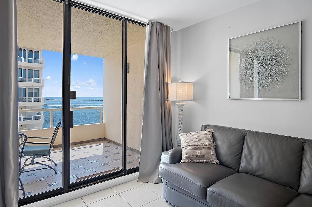 Sandy Shores Haven 502–Ocean Views–Sleeps 4 — photo 3