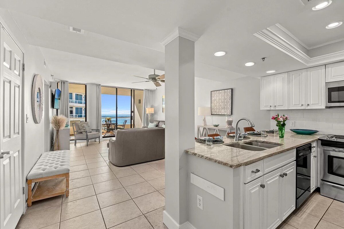 Sandy Shores Haven 502–Ocean Views–Sleeps 4 — photo 4