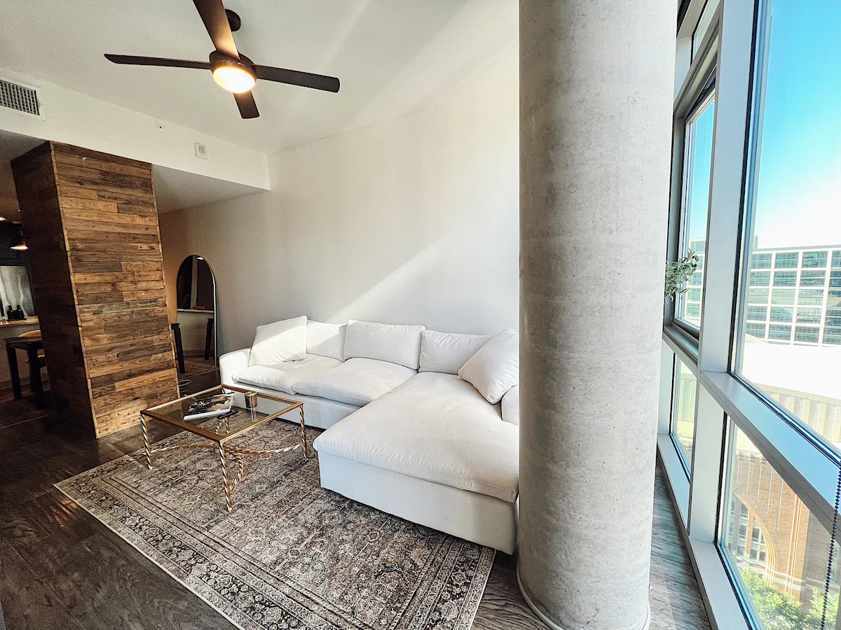 Luxury High Rise Apartment in Victory Park — photo 2