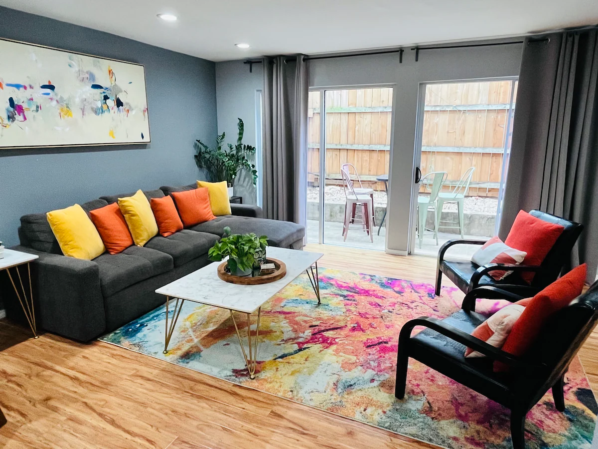 Uptown/Katy Trail Chic & Central with Patio! — photo 3