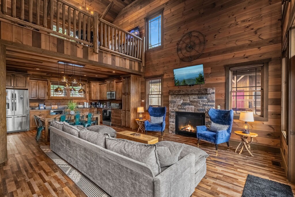 Epic Mountain Views, Family Cabin, Theater & Pool — photo 2