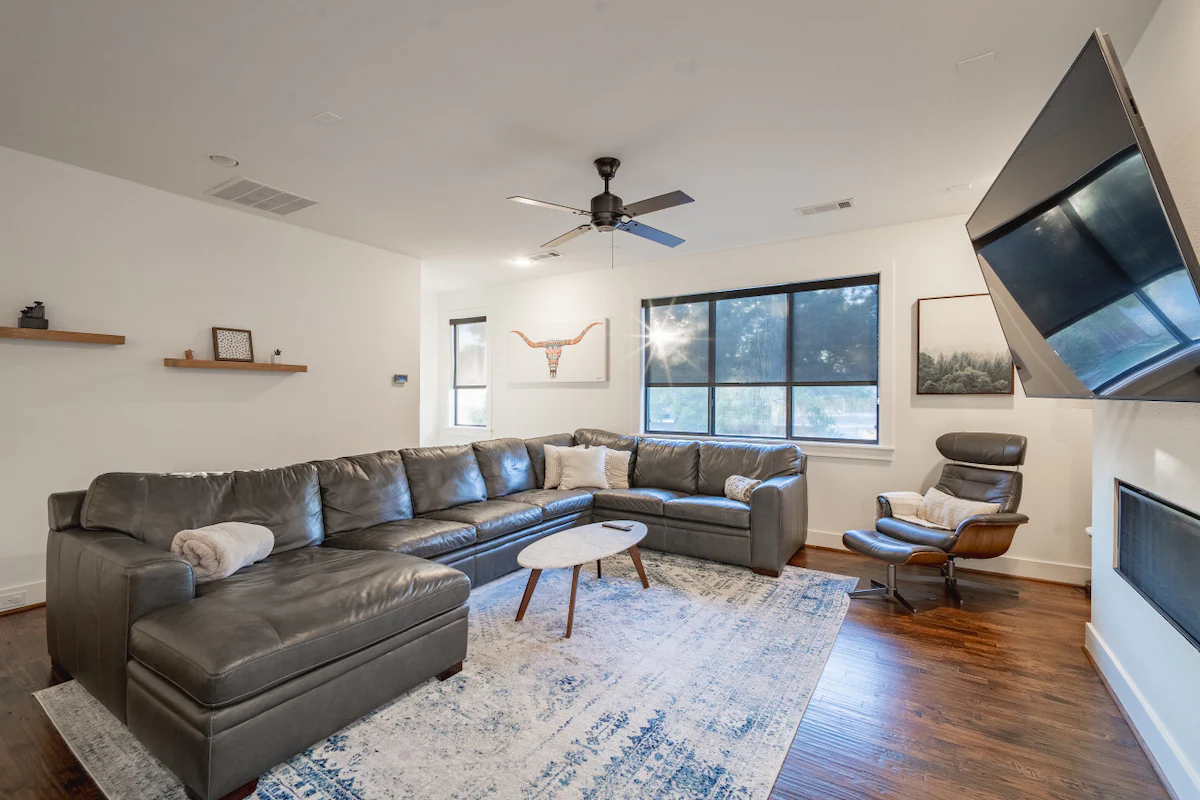 Lower Greenville Gem - Walking Distance! — photo 3