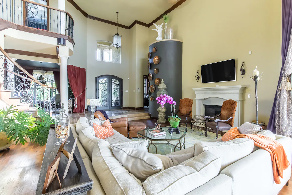 Mini Mansion in Dallas Hill Country — photo 5