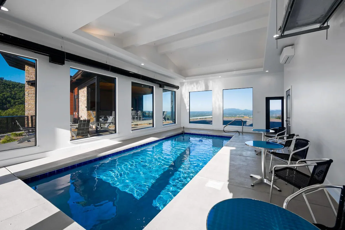 Higher Power:6BR/Indoor Pool/Golf Simulator/Views — photo 2