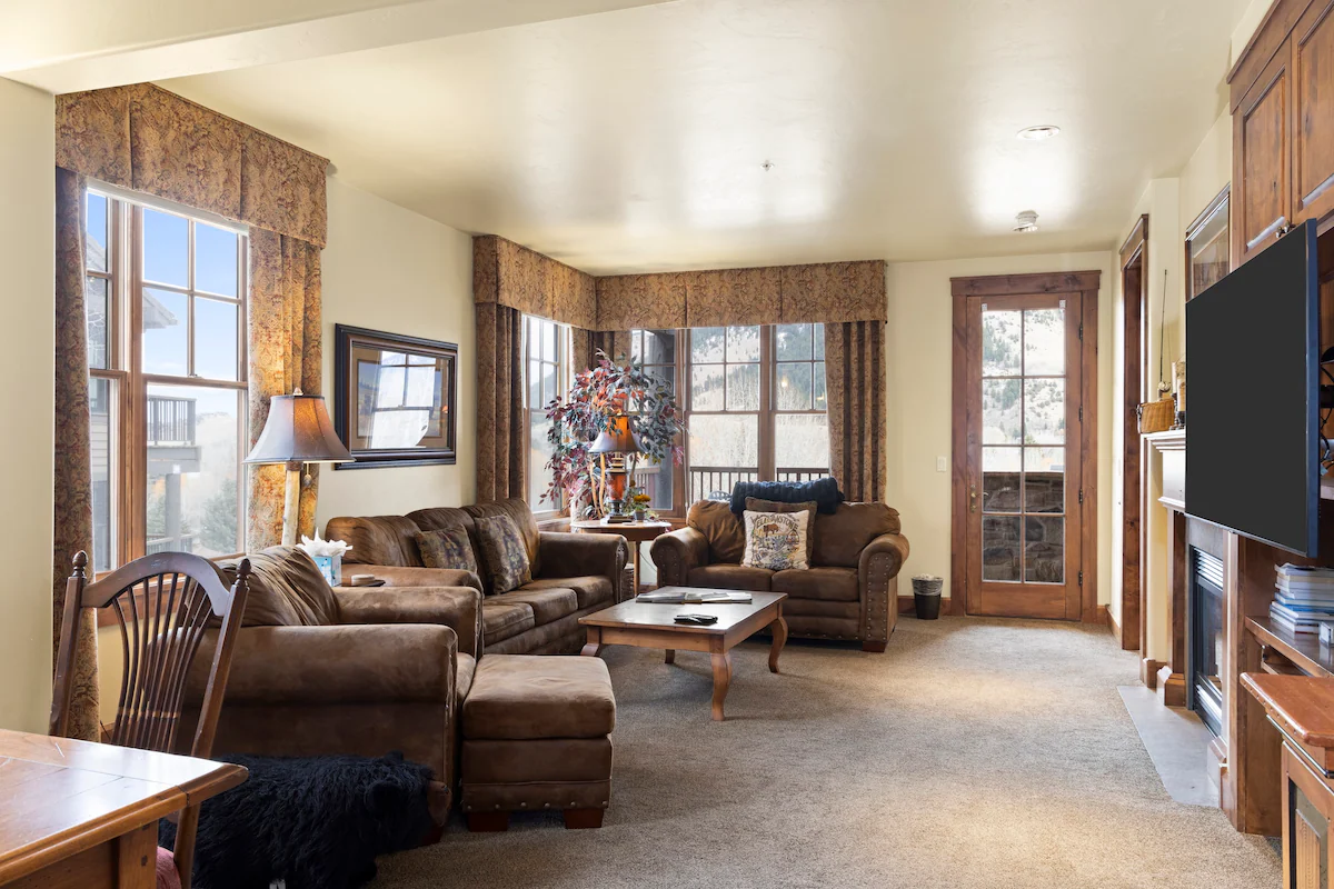 Outpost: Grand View 2810 - AC and Close to town! — photo 2