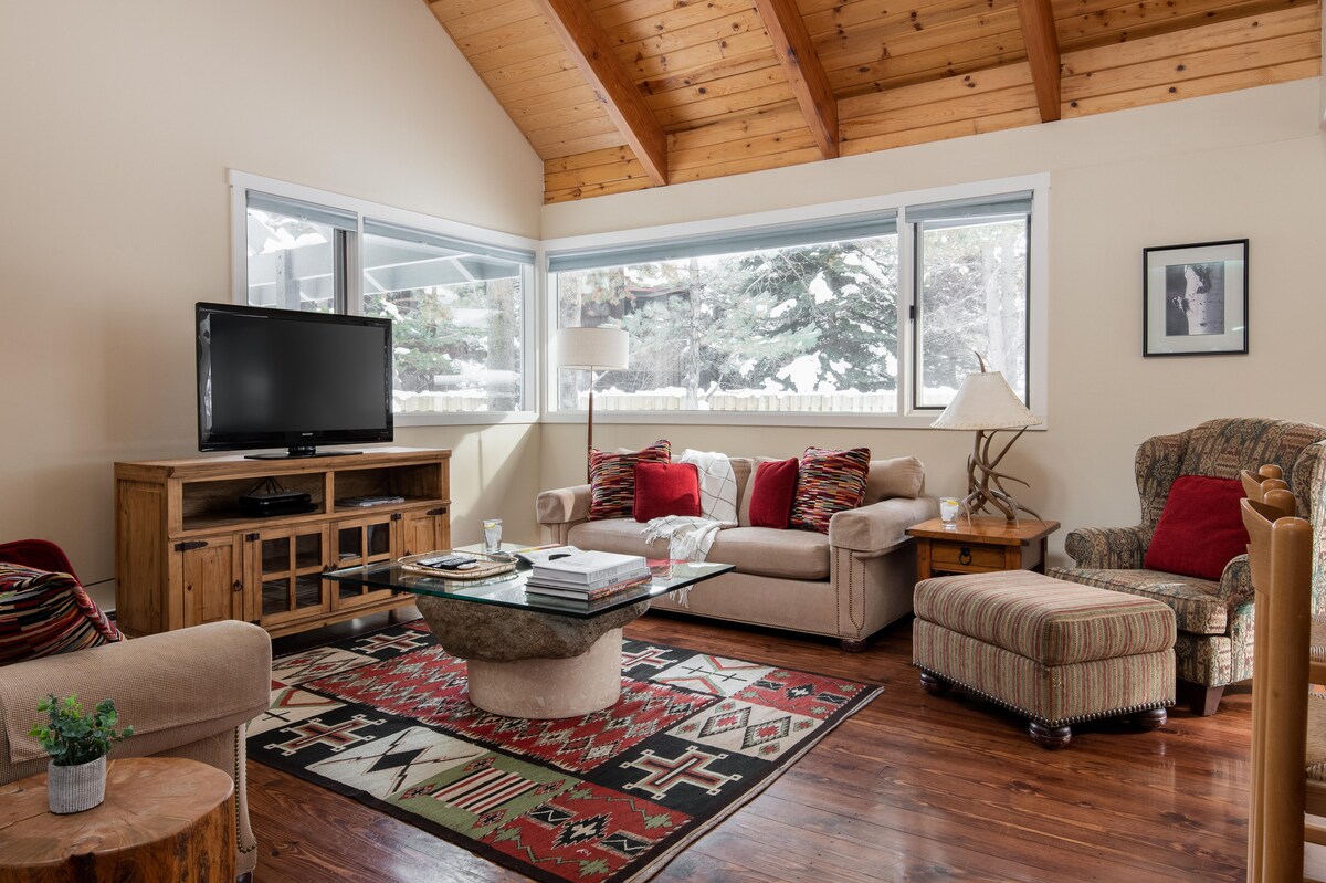 Outpost: Aspens House 3750 - Private backyard — photo 3