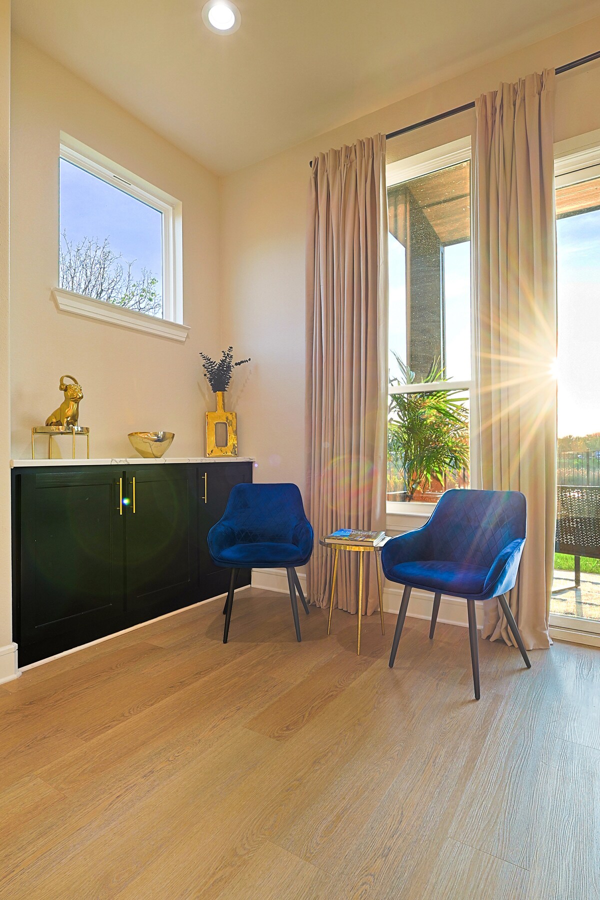 Lake on Winnetka Dream Home | Trinity Grove & DTWN — photo 3